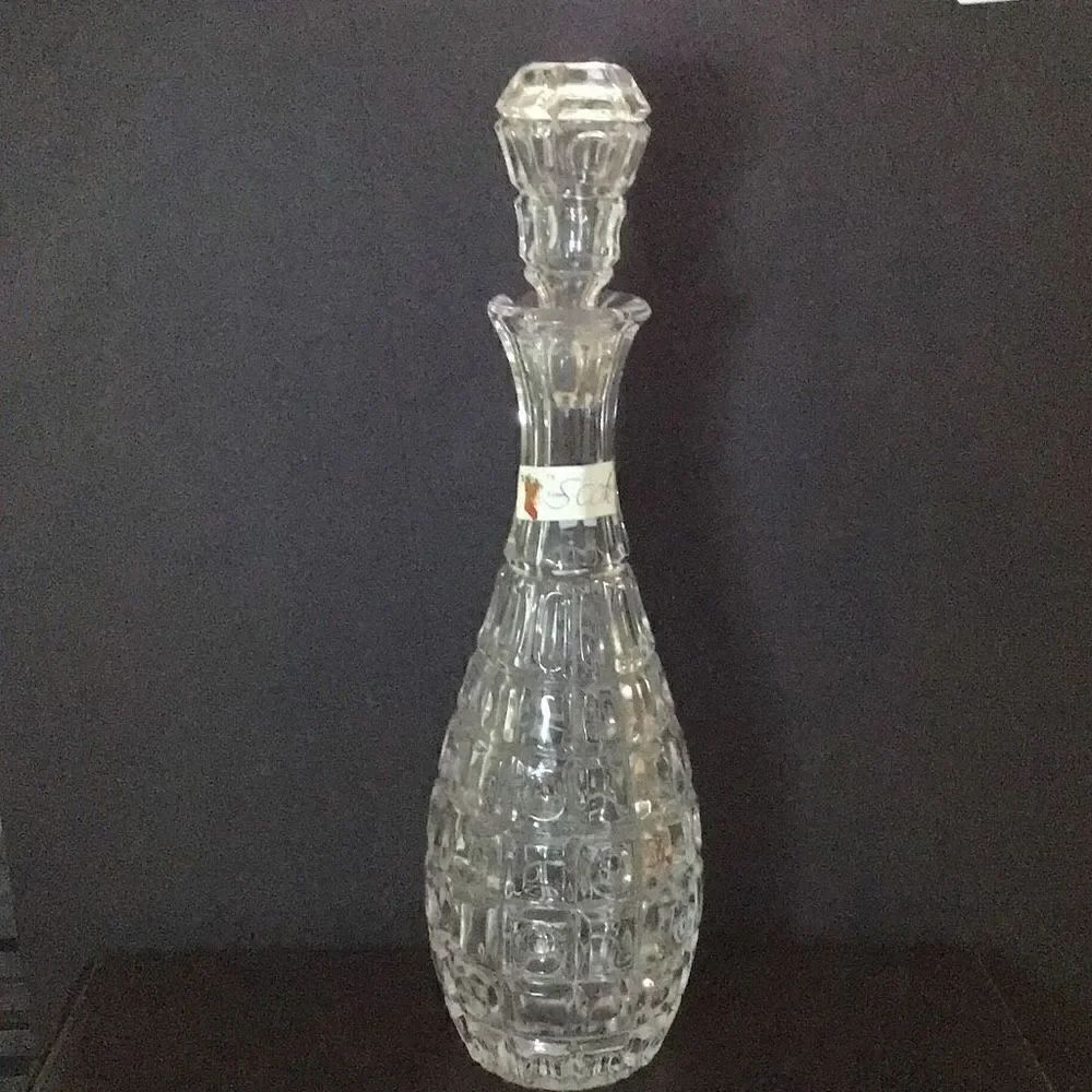 Vintage decanter from estate sale. Excellent condition. 
